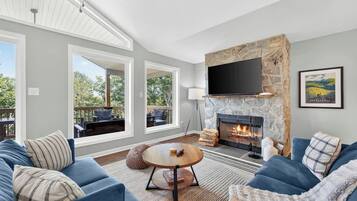 Smart TV, fireplace, offices