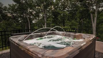 Bain à remous extérieur