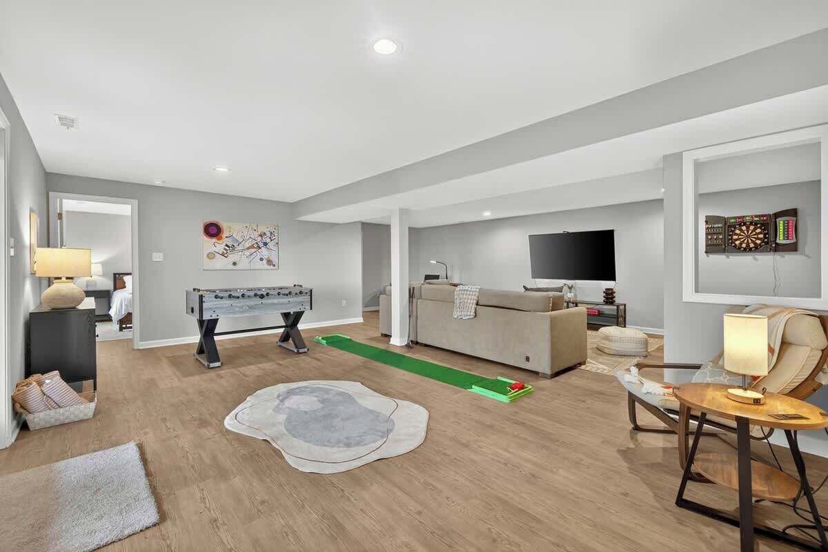 Smart TV, fireplace, offices