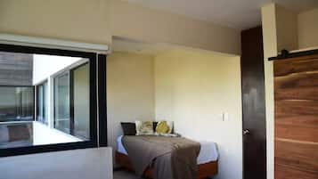 1 bedroom, desk, iron/ironing board, WiFi