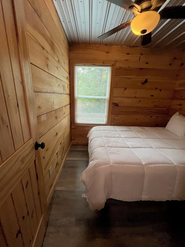 2 quartos, ferros/tábuas de passar roupa, Wi-Fi de cortesia