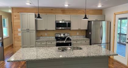 Pinetree Cottage at Saluda River Farms