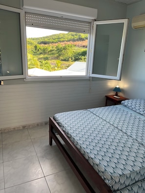 1 bedroom, iron/ironing board, WiFi, bed sheets - Alamanda pink (Sainte-Anne)