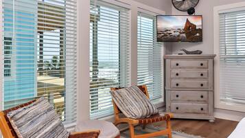 House, Multiple Beds (Sea Forever) | Interior