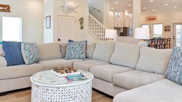 House, Multiple Beds (Sea Forever) | Living area