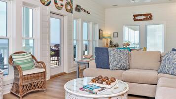 House, Multiple Beds (Sea Forever) | Living area