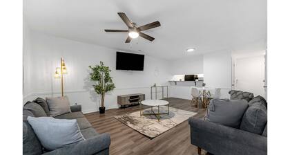 3BD Near Walmart HQ | Long Stay Discounts