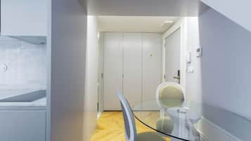 Studio – comfort, balkong | Safe på rommet, lydisolert, barnesenger (inkludert) og wi-fi (inkludert)