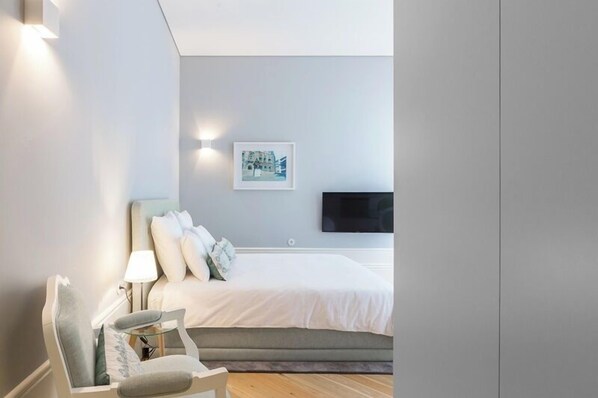 Caja de seguridad en la habitación y sistema de insonorización