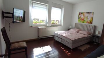 1 bedroom, free WiFi, bed sheets