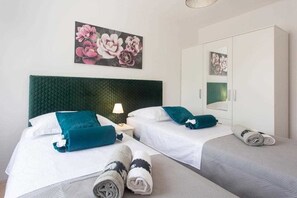 3 bedrooms, iron/ironing board, free WiFi, bed sheets