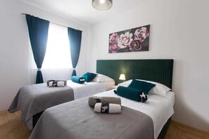 3 chambres, fer et planche à repasser, Wi-Fi gratuit, draps fournis