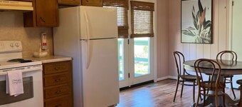 Betty's Place Charming 2-bedroom house in Oneonta with WiFi Close to Restaurants