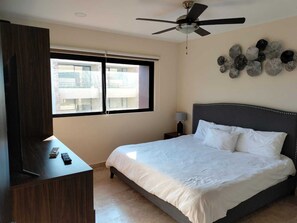 2 bedrooms, iron/ironing board, free WiFi, bed sheets - 2 BDR Penthouse has PRIVATE ROOFTOP with Jacuzzi! (Playa del Carmen)