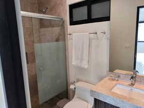 Shower, hair dryer, towels - 2 BDR Penthouse has PRIVATE ROOFTOP with Jacuzzi! (Playa del Carmen)