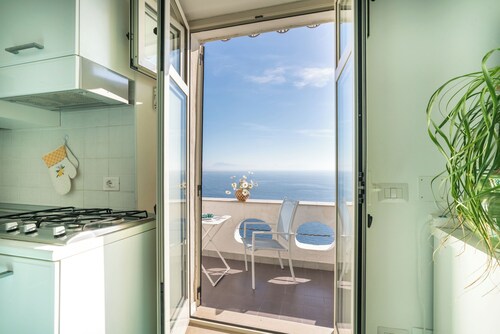Casa Novella, cozy sea view home close to Amalfi