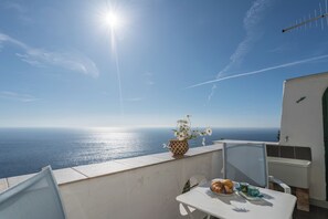 Outdoor dining - Casa Novella, cozy sea view home close to Amalfi (AMAFI)