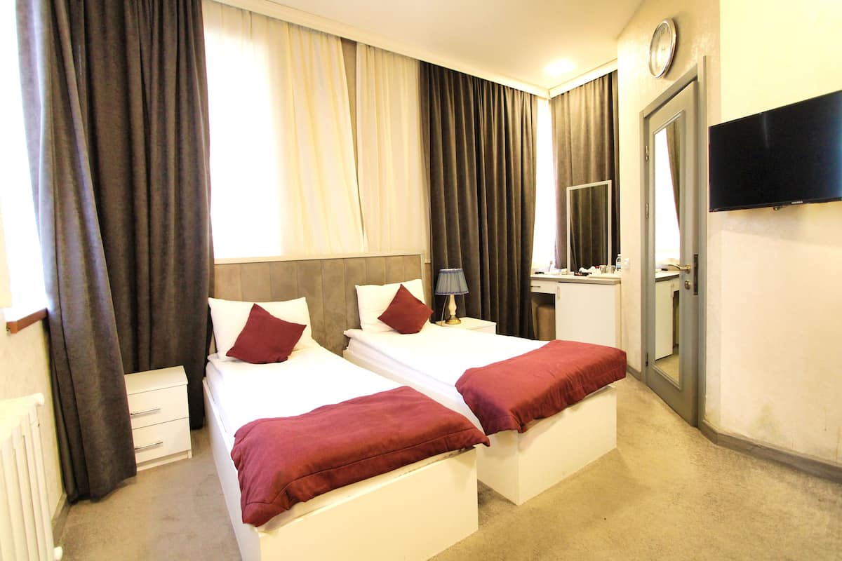 1 bedroom, premium bedding, minibar, in-room safe