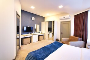 Biancheria da letto di alta qualità, minibar, una cassaforte in camera