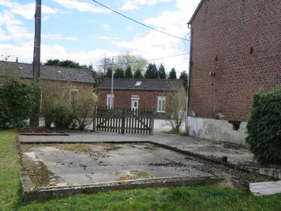 Relaxation and Nature:House with billiard table, bar and direct access to the hiking trail.