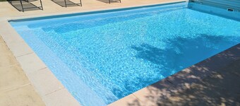 Quiet, spacious house, close to the station and amenities, 2 km from the beach