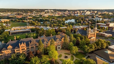 Free Assigned Parking+Walk To RiverFront Park, Conv Center, Restaurants