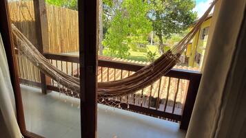 Suíte superior, sacada | 1 quarto, Wi-Fi de cortesia, roupa de cama