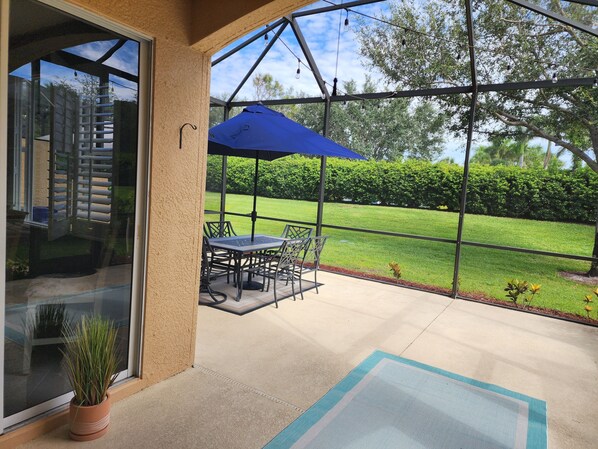 Outdoor dining