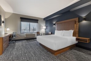 Habitación estándar, 1 cama de matrimonio grande, accesible para personas con discapacidad | Cortinas opacas, tabla de planchar con plancha, ropa de cama