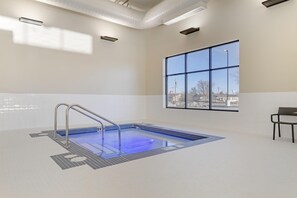 Indoor pool - Best Western Plus Neepawa Hotel (Neepawa)