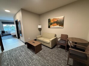 遮光カーテン、アイロン / アイロン台、ベッドシーツ