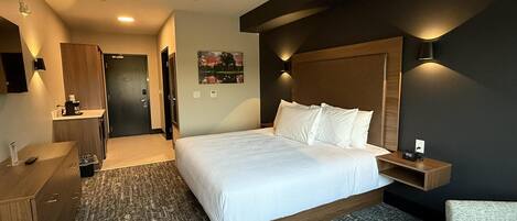 Cortinas blackout, ferros/tábuas de passar roupa, roupa de cama