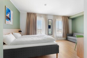 Desk, cots/infant beds, rollaway beds, bed sheets