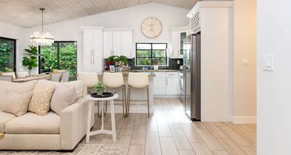 3BR Delray Retreat • Pool + Hoops • Near Beach