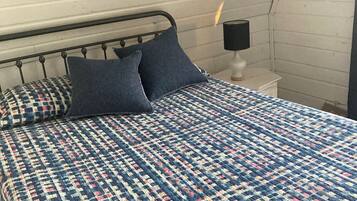 4 chambres, fer et planche à repasser, Wi-Fi, draps fournis
