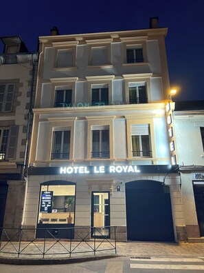 Front of property - Hôtel Le Royal  (Tulle)