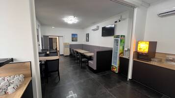 Daily buffet breakfast (EUR 13.9 per person)