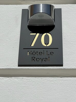 Front of property - Hôtel Le Royal  (Tulle)