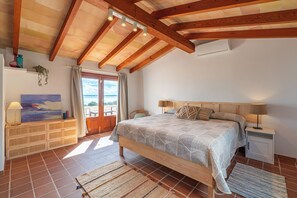 4 slaapkamers, een strijkplank/strijkijzer, wifi, beddengoed