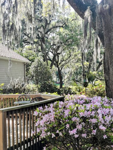 Idyllic Barndominium Loft Style Experience