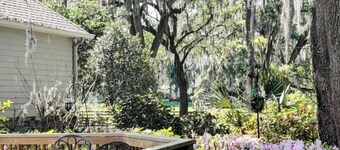 Idyllic Barndominium Loft Style Experience