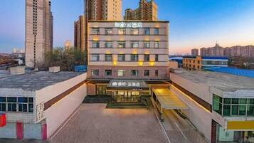 المنشأة من الخارج