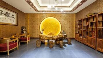 المنشأة من الداخل