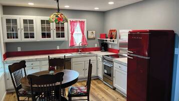 Micro-ondes, four, plaque de cuisson, lave-vaisselle