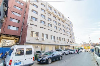 Pebble Hotel (Dalian Xi'an Road Jiaotong University)