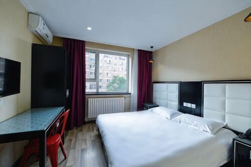 Pebble Hotel (Dalian Xi'an Road Jiaotong University)