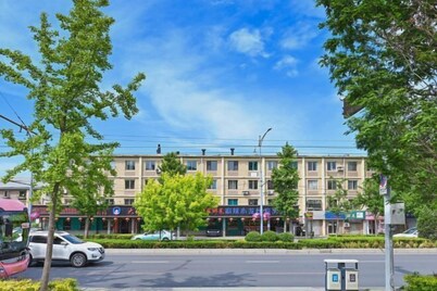 Pebble Hotel (Dalian Xi'an Road Jiaotong University)