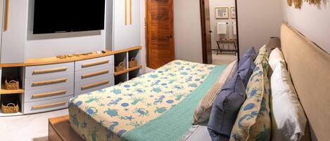 2 عدّة غرف نوم ومكواة/لوح كي وواي فاي وملاءات أسرّة