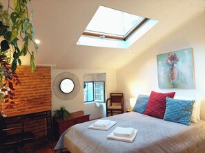 1 chambre, fer et planche à repasser, Wi-Fi, draps fournis