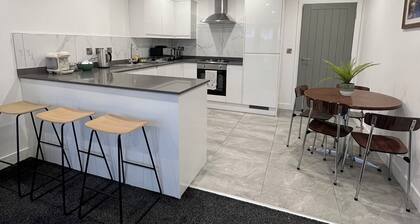 Homely Retreat Spacious Ground Floor Flat Near Oxford City Centre, Free Parking